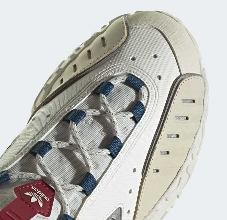 ЧЕРЕН ПЕТЪК Оригинални маратонки * ADIDAS ATRIC 23 * EU42