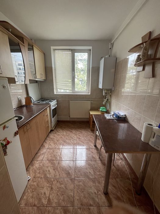 Propietar! Vand apartament cu 3 camere, zona tiglina 1