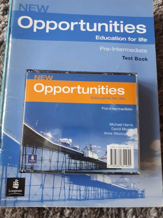 учебници комплект английски Pre- intermediate Opportunitiies