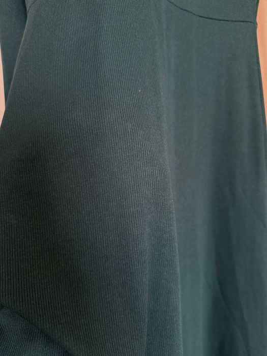 Платье зеленого цвета, длинное