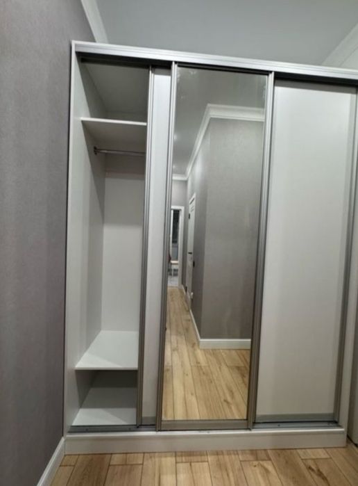 Шкаф купе и с зеркалом продам