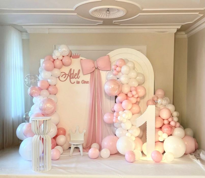 Фотозона и гелевые шары, баннеры