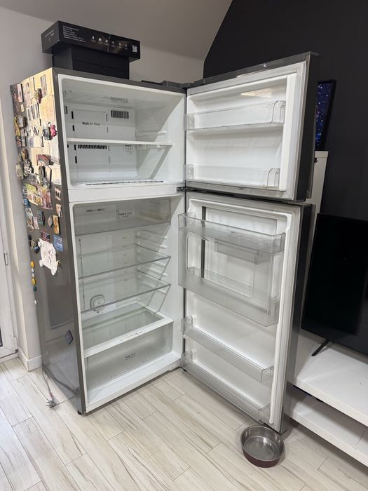 Холодильник LG серый