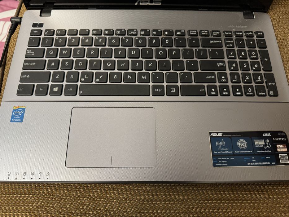Laptop ASUS X550C