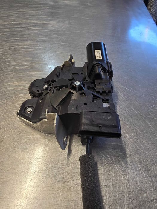 Брава за багажник на Мерцедес w222 SA30R2RTCZ 17314 K1A1