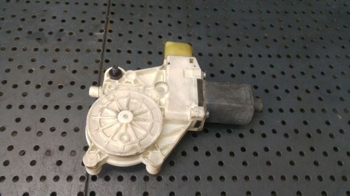 Motoras macara stanga fata bmw seria 1 e87 0130822226 6927027 996624101