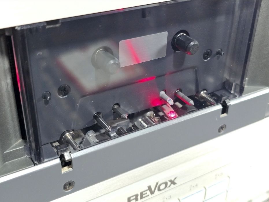 Linie audio REVOX ,seria B, deck, cd-player, amplificator, boxe tuner