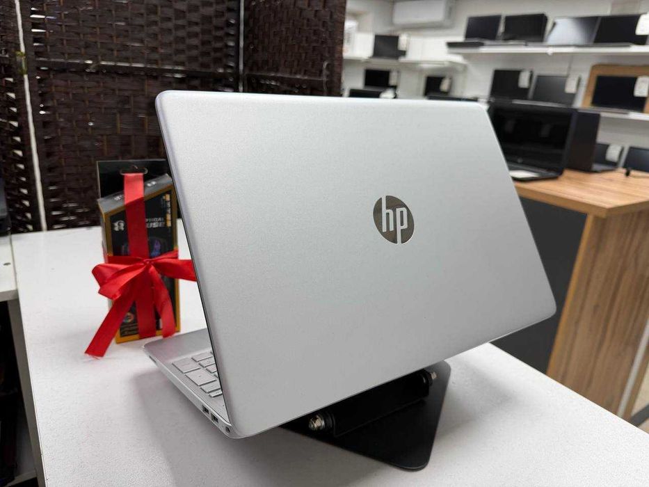 HP 15 Core i3-10*ОЗУ 8*SSD 256*Для работы