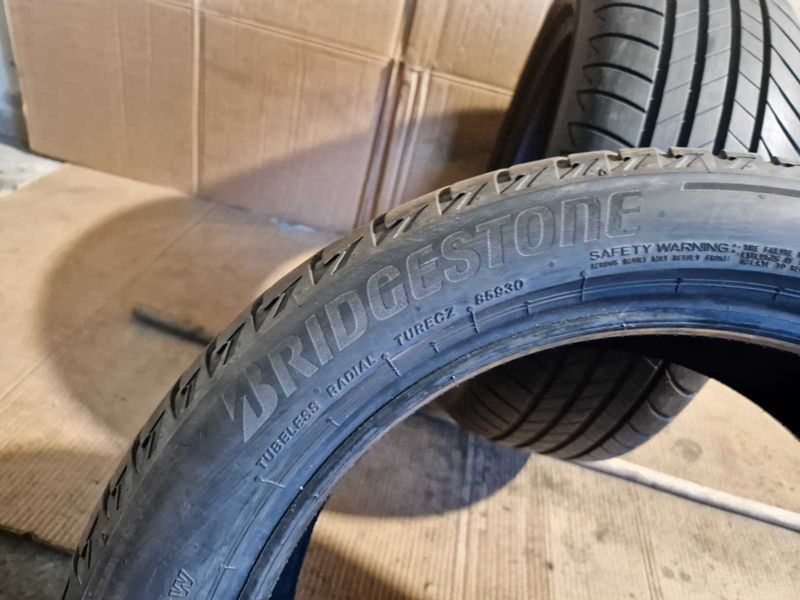 2 Bridgestone R18 215/50
летни гуми DOT1123