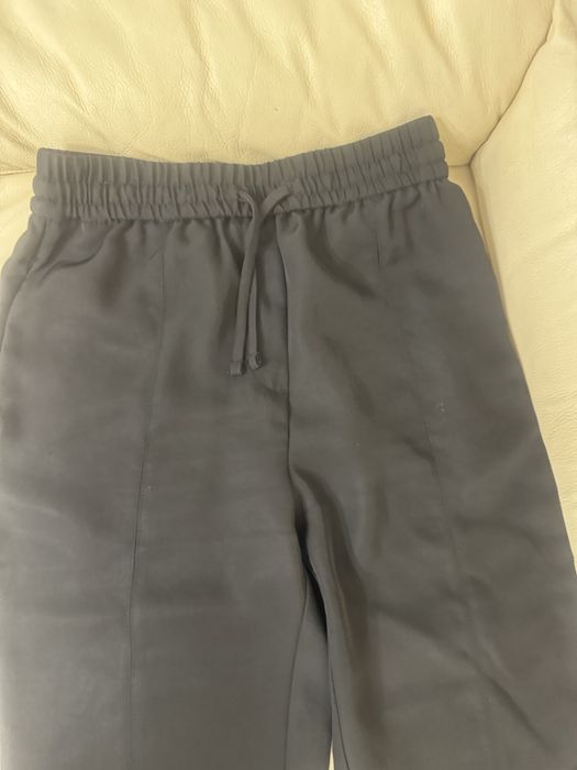 Vand pantaloni Zara femei