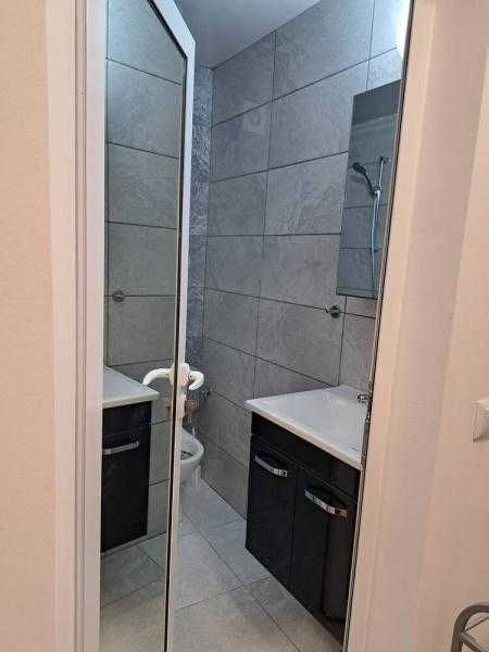 Дава се под наем Двустаен апартамент в Бургас, Изгрев - 55 кв.м за 459 € - Снимка #5