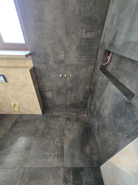 Execut lucrării fatade placare cu piatra naturala