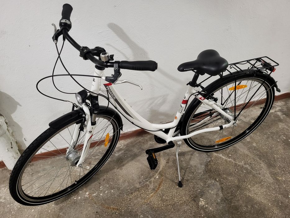 Bicicleta dama marca Pegasus,roti pe 28 inch