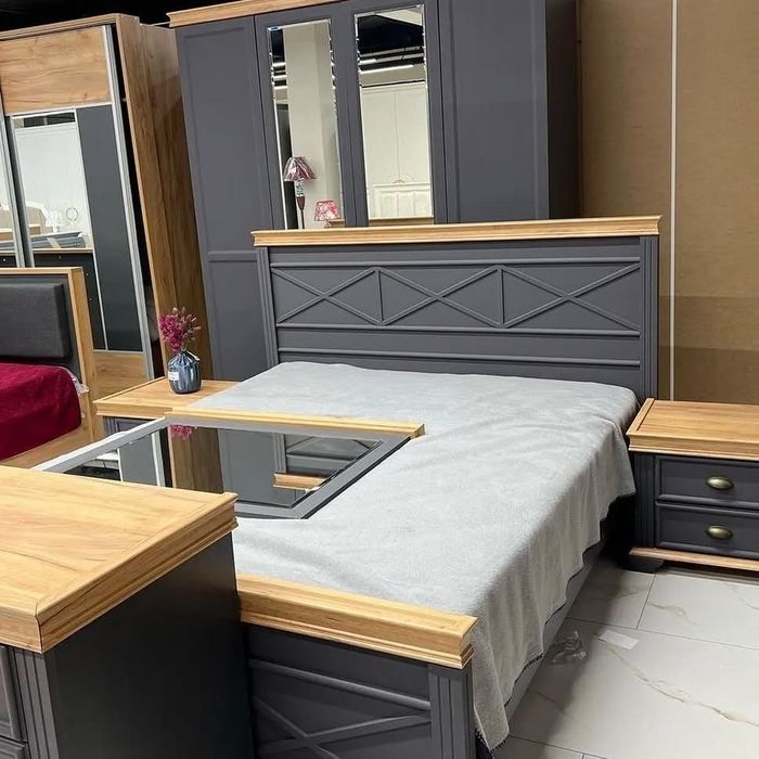 Спальный гарнитур