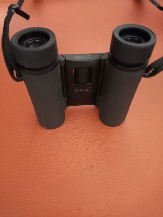 Binoclu Canon 8 x 25 IS/Nikon SportStar EX
• Magnificare: 8x
• Diametr