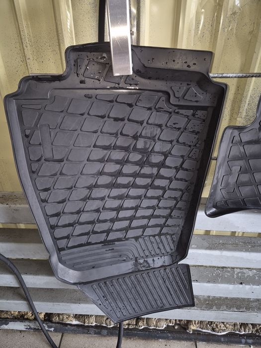 Резиновые коврики Шевроле кобальт