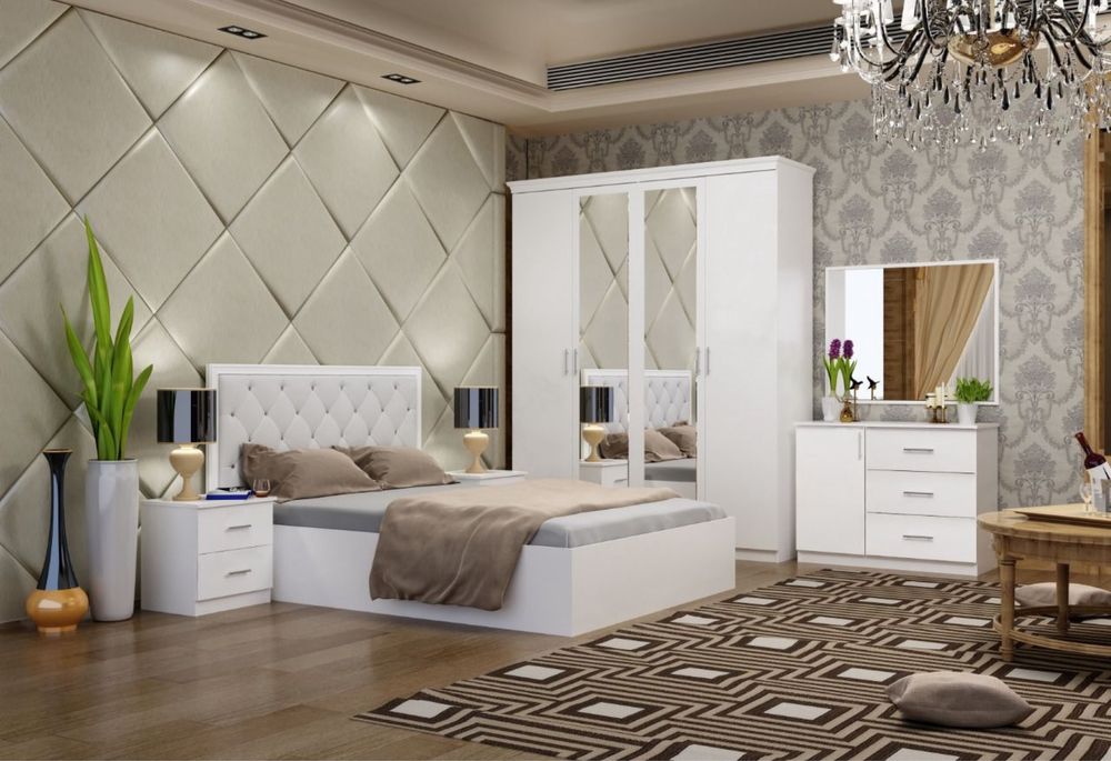 Продам двухспальную кровать , матрас тумбы в подарок