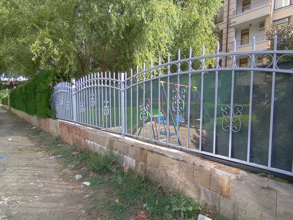 Изработка и  Монтаж на ограда - метална  , оградни щори , оградни пана