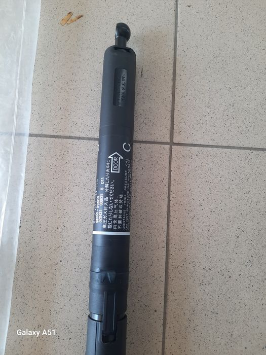 Доводчик крышки багажника