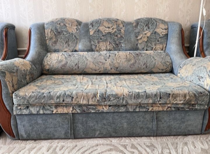 Продам диван недорого