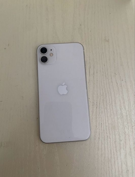 Айфон 11 в хорошем состоянии