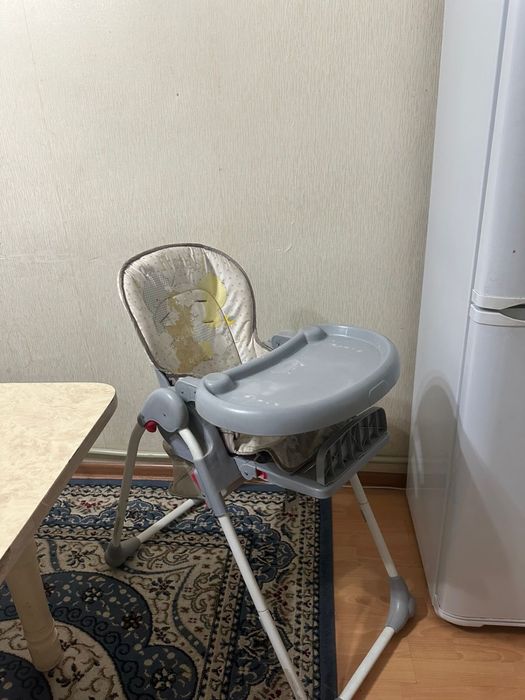 Стол для кормление