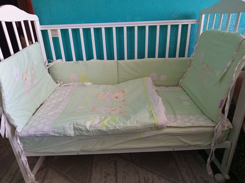 Продам детскую кроватку