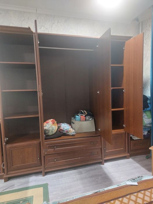 Продаётся спальный шкаф