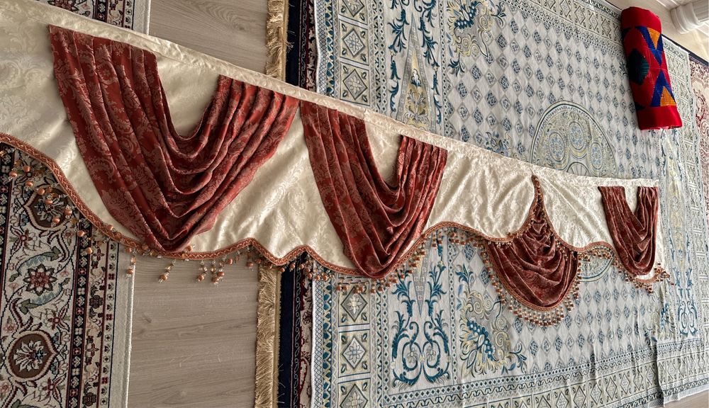 Ламбрикены для организации