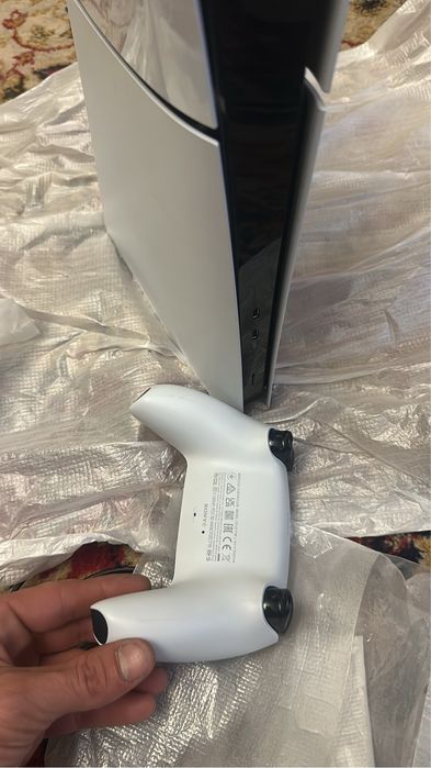 vand Ps5 slim digital 1tb nou
