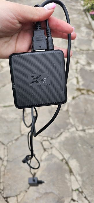 Продам телевизор 107см диагональ вместе с модемом  для интернета.