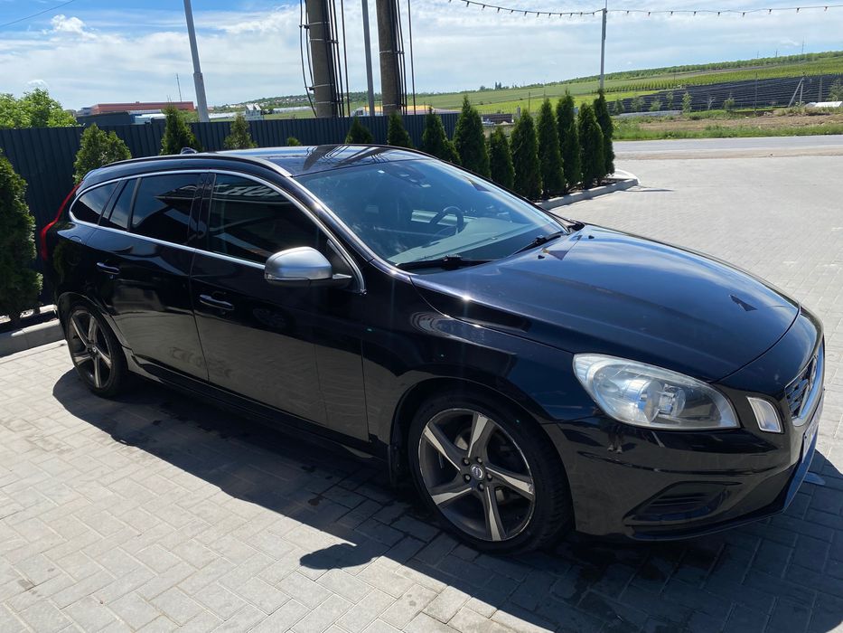 Volvo V60 R-Design 2012