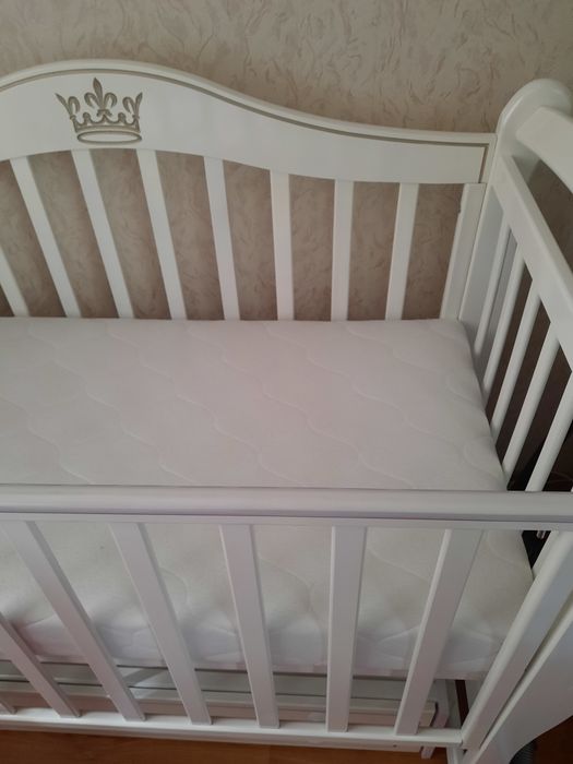 Продаётся детская кроватка
