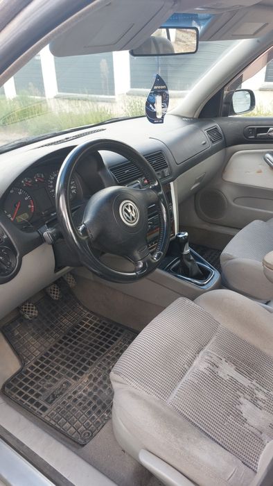 Продавам VW-Golf 1.8 LPG