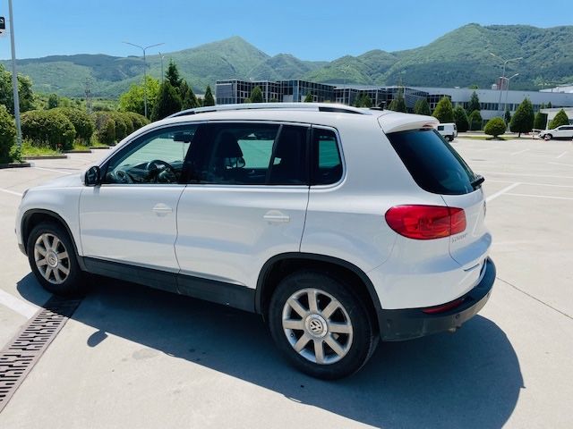 VW Tiguan 2011 , 2.0d , 140кс