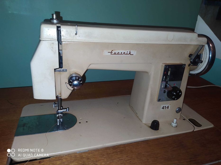 Ретро шевна машина Лучник