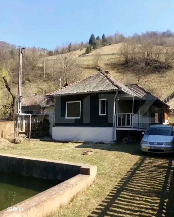 Cabana cu piscina si sistem fotovoltaic, 60 mp, zona Maguri Racatau