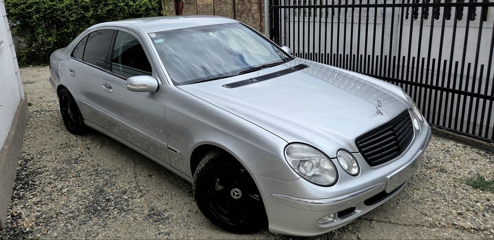 Mercedes-Benz E220cdi Manual