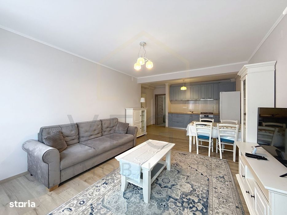 2 separate bedrooms + living room close to Platinia Shopping Center