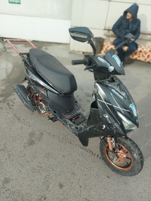 Мопед на ходу!!!