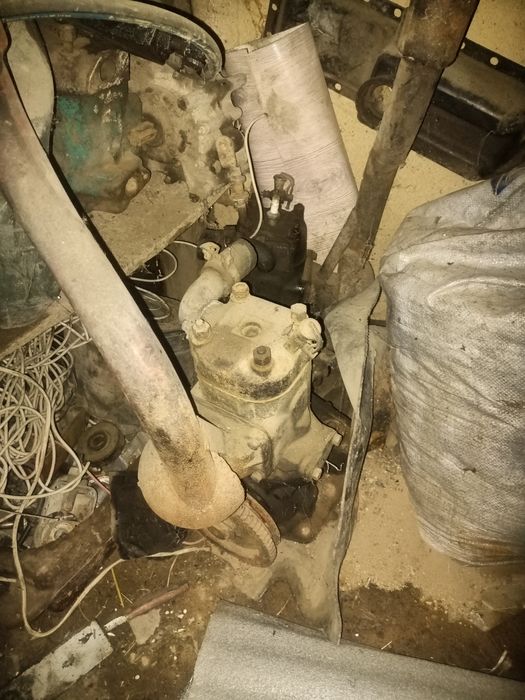 Продам пускачь на МТЗ-80 2 штуки ,головки ЯМЗ-236 в сборе 2-штуки