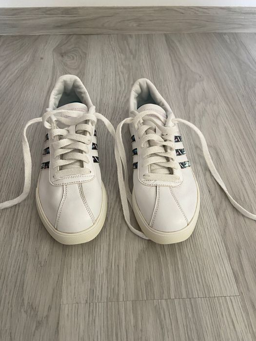 Модерни маратонки на Адидас