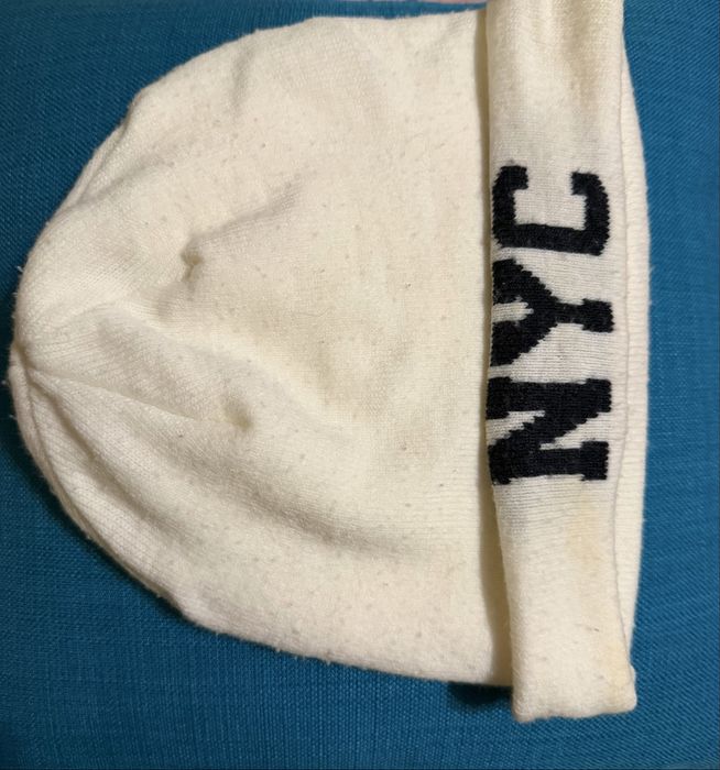 Зимни шапки различни