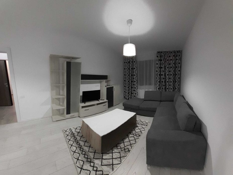 Închiriez apartament cu 2 camere