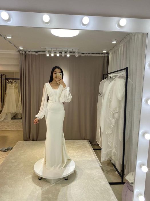 Шикарное свадебное (нарядное) платье