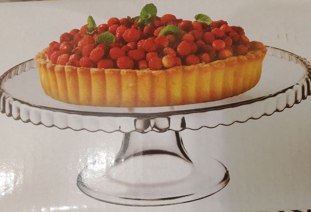 Продам блюдо под торт или пирог.