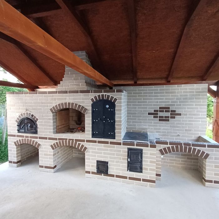 Execut șeminee,cuptoare rustice și grătare de curte