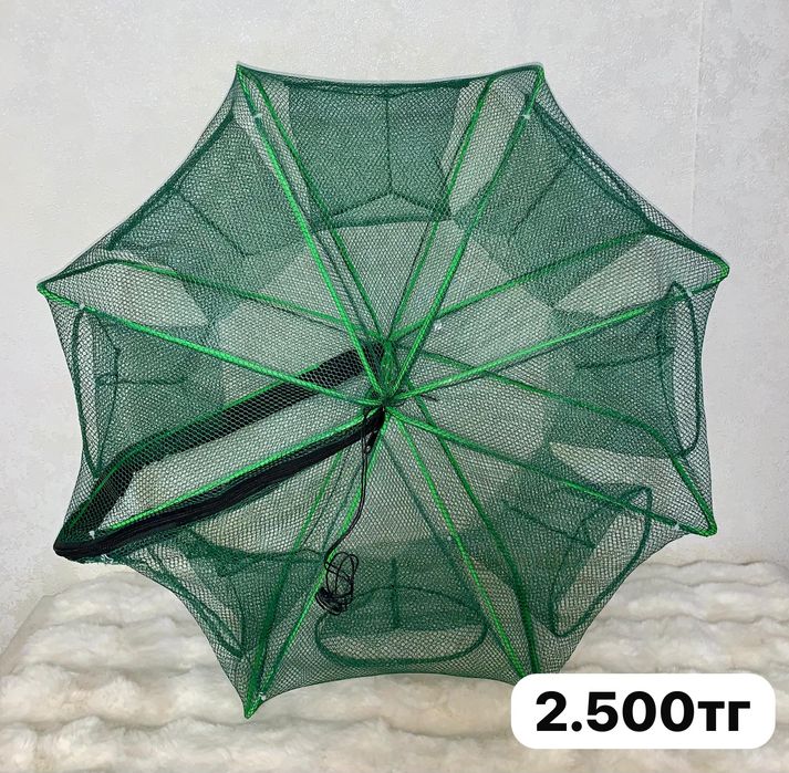 Удочки, спиннинги, сумки, кресло.