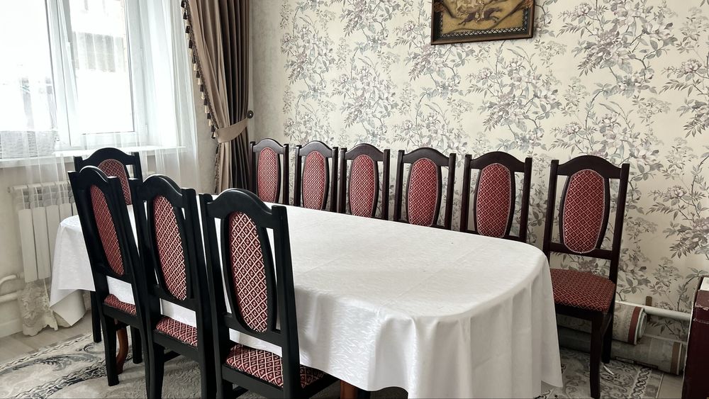 Стол для гостиной