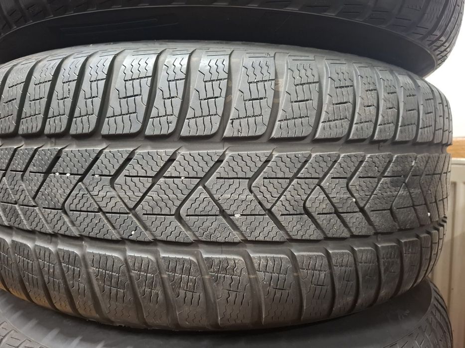 Set 4 anvelope iarna 265 50 19 pirelli scorpion Runflat